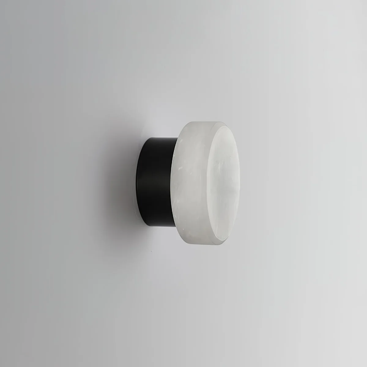 Cylindrical_Alabaster_Wall_Lamp_20_72c7d64f-e816-4500-9c39-870d12938b59